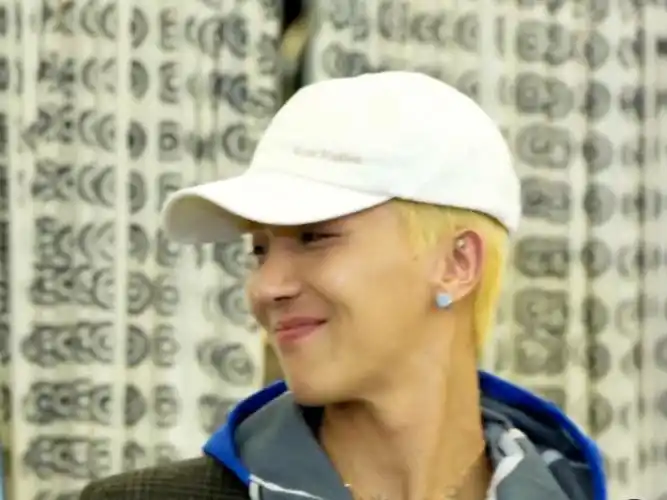 看麻浦靓仔就是不停的截图mino真的是时尚消化剂#winner宋旻浩  #mino