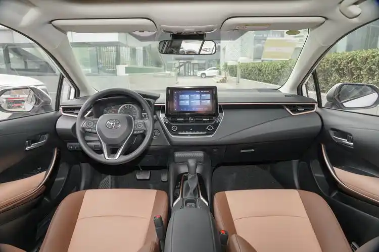 2021款 卡罗拉 1.5l cvt  精英care版内饰