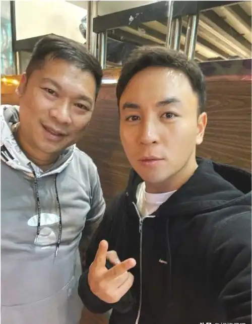 释小龙和何洁分手13年后,一人身家过亿,另一人如今怎样?