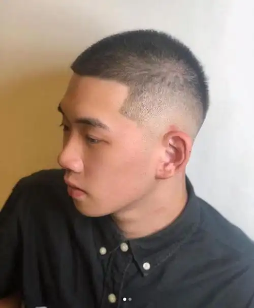 剪寸头发型是一个特别好的选择,避免踩上面的坑,试试下面这3款造型吧