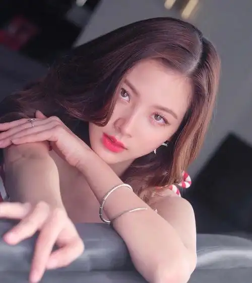 最近的"平采娜"小姐姐依旧是光芒四射,太美丽啦_高清图集_新浪网