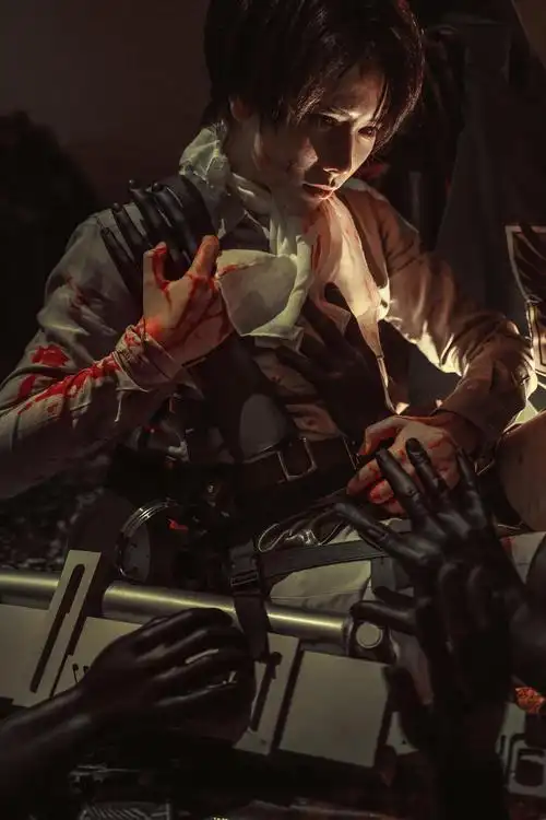 《进击的巨人》利威尔·阿克曼cosplay - acfun弹幕视频网 - 认真你就