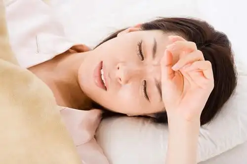 东方人,一个人,躺,闭眼,横图,俯视,室内,特写,白