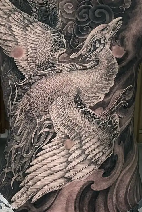 凤凰胸部纹身图案大全 - 纹身大咖