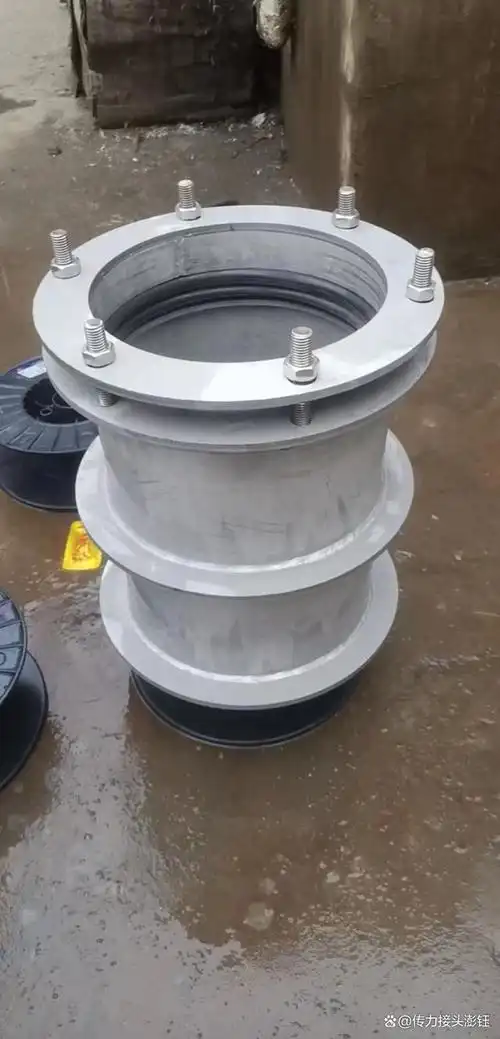 不锈钢柔性防水套管是一种广泛应用于建筑,化工,电力,市政等领域的