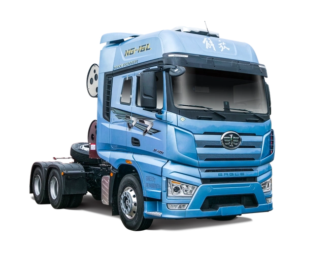 一汽解放新年第一车j7创领版燃气重卡劲擎领航