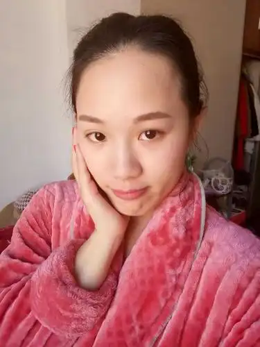 主观感受的先天身材不配素颜的脸是种怎样的体验?