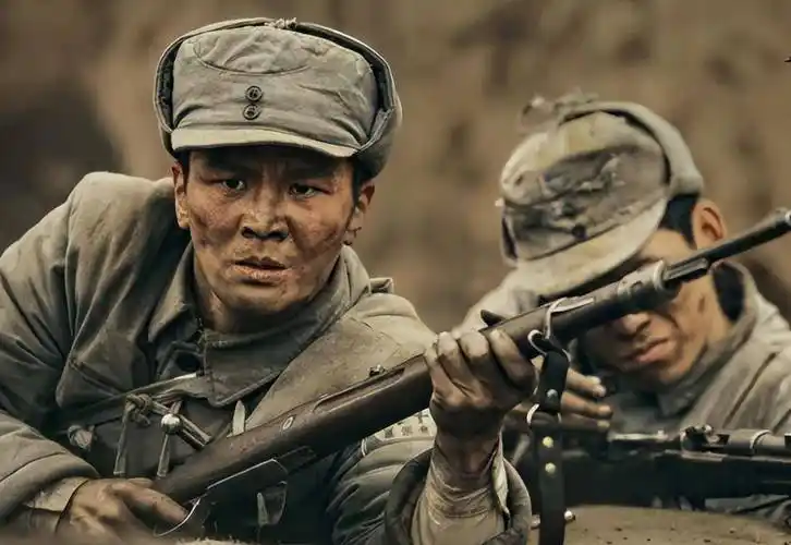 敌军诡计迭出,众将怒不可遏,许光达三次决断尽显大将之才