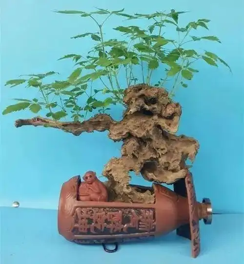 评论:大师厉害,酒瓶变艺术品.