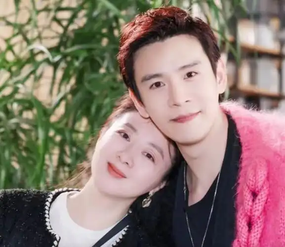 小李琳冬至为家人包饺子,6岁女儿可爱出镜,和爸爸经超长得好像|辣妈