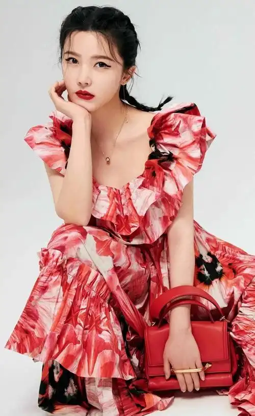 杨子姗高清魅力写真,优雅迷人!