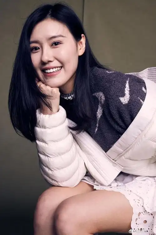 笑容太迷人!中国游泳最美女神秀大长腿,无惧怼脸拍展无死角容颜