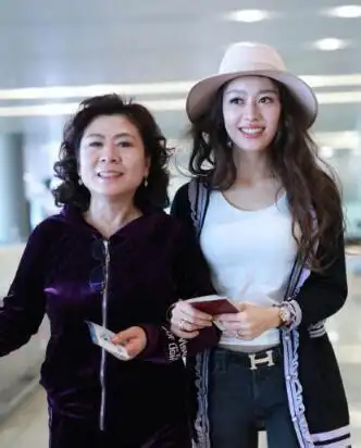 吉娜爱丽丝父母哪里人吉娜爱丽丝2022已更新今日动态