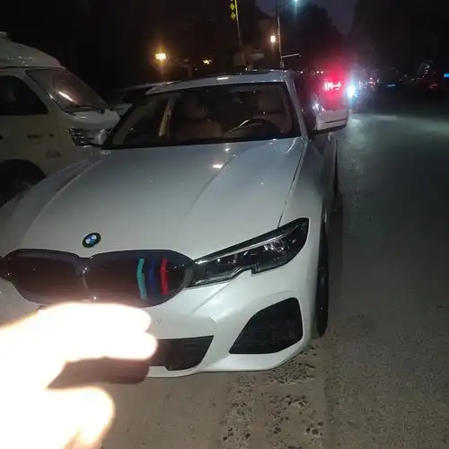 爱车宝马3系325lim运动出手