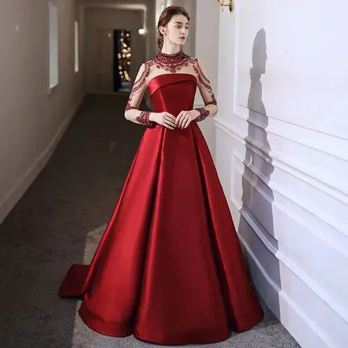 酒红色奢华晚礼服女2020新款宴会高端拖尾气质长款缎面结婚敬酒服