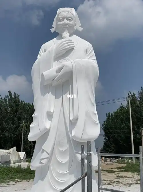 大型石雕朱熹人物雕刻名人雕像装车过程