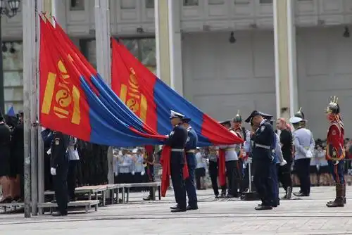 蒙古国在苏赫巴托广场隆重举行国旗日阅兵式
