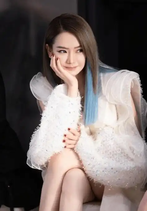 人间尤物:戚薇的迷人魅力