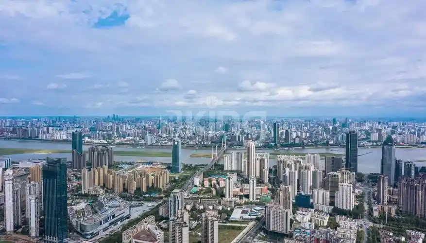 江西南昌红谷滩南昌老城区一江两岸航拍延时