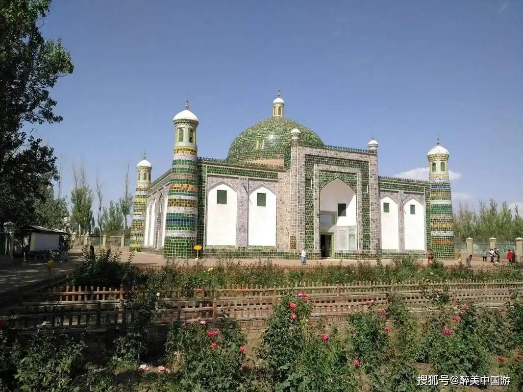 香妃园是伊斯兰教古墓群,确是纪念爱情的地标性建筑 - 抖音
