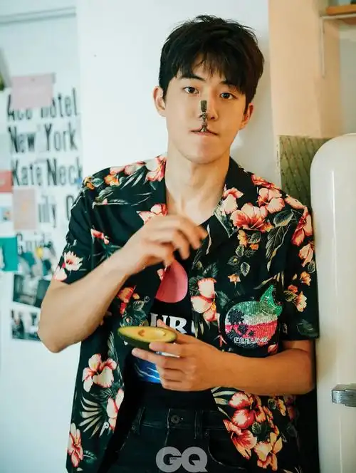 南柱赫大气又时髦日常穿搭 不愧是大家的"南朋友"