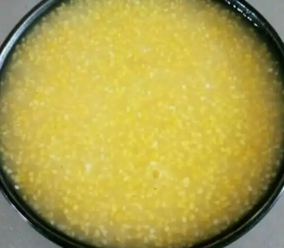 早餐:玉米碴粥