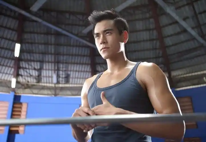 03彭于晏——凸鼻头