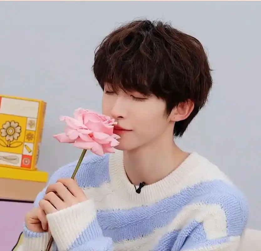 刘宇  直播截图,无修～  - 抖音