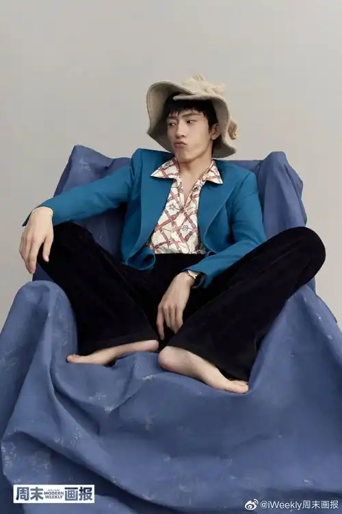 井柏然这么会拍杂志的男人我爱了