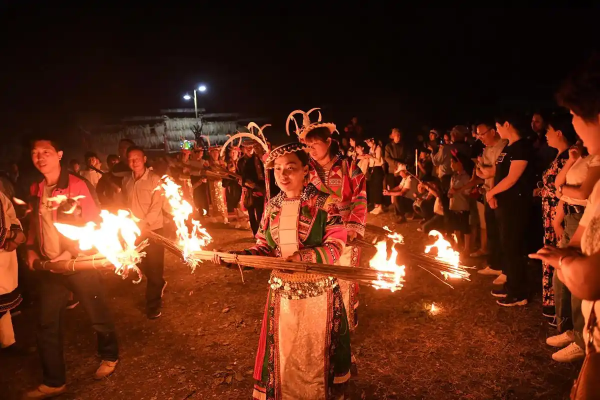 大会是居住在中国内蒙,甘肃,青海,新疆的蒙古族人民最盛大的传统节日