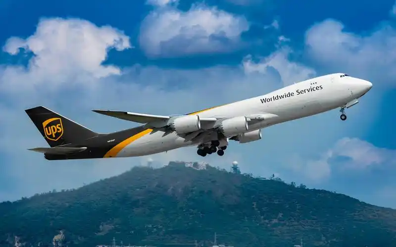 【szx】ups快递 波音747起飞 直飞安克雷奇 顺丰767从印度金奈回深圳