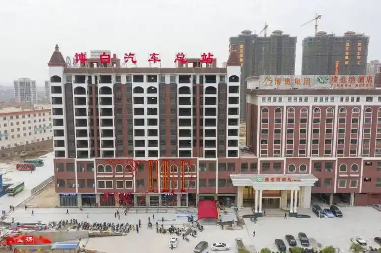 博白往广东方向班车恢复运行现下车站人流情况是这样