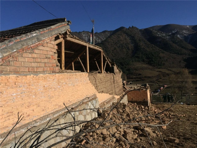 7级地震,震中位于夏河县扎油乡拉尔代村.