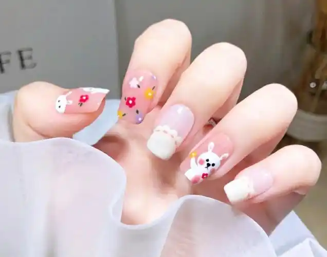 温柔甜美的小兔子手绘美甲,动物美甲-lomo美甲