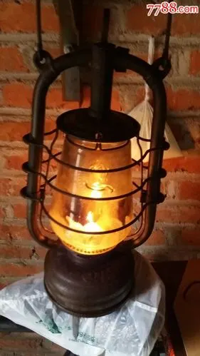清末民初德国进口美最时洋油灯,一流品相.抗战军民共用.外表油灰包浆
