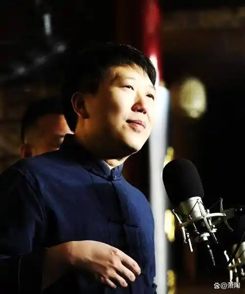 他是天津相声演员,因扑盲子而走红,赴京参赛却遭到评委猛烈批评_赵魁