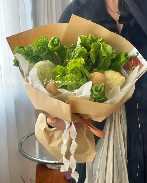 娃娃菜 生菜 辣椒 土豆#蔬菜花束  #创意花束