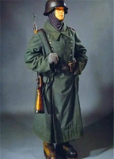 二战德军军服帅气十足,却有一个致命缺陷,无数德国士兵因它而死