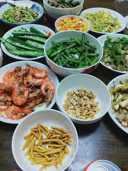 一桌美味的菜烧好了.