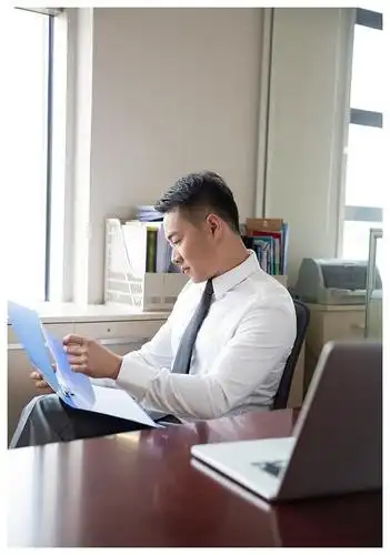 90后公务员晒工资条,嫌弃工资低想辞职,网友:身在福中不知福