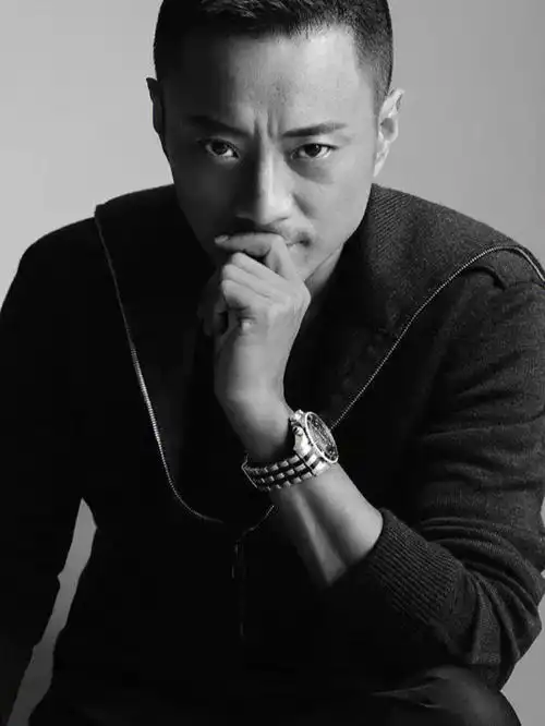 大器晚成的硬汉张涵予个人写真