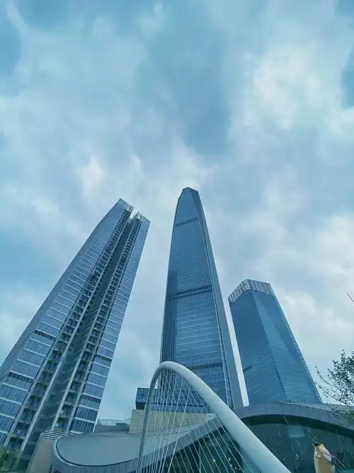 广东东莞国贸中心建筑风光 - 言有信 - 图虫