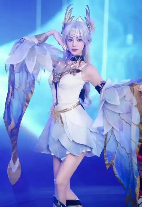 娜扎万圣节cos美少女战士,穿短裙性感妩媚,脸和身材像建模_明星_社交