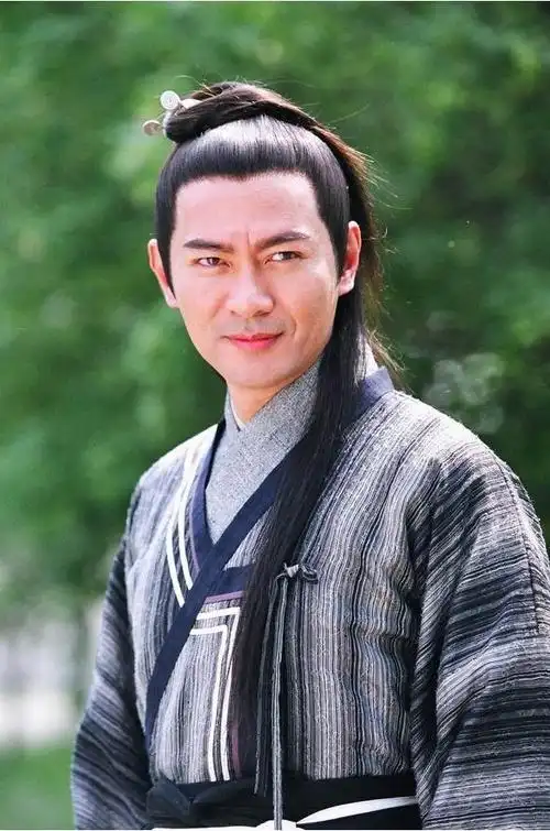 我们记忆中的江华可是不少古装剧中的头号男主,风流倜傥让人为之沉迷