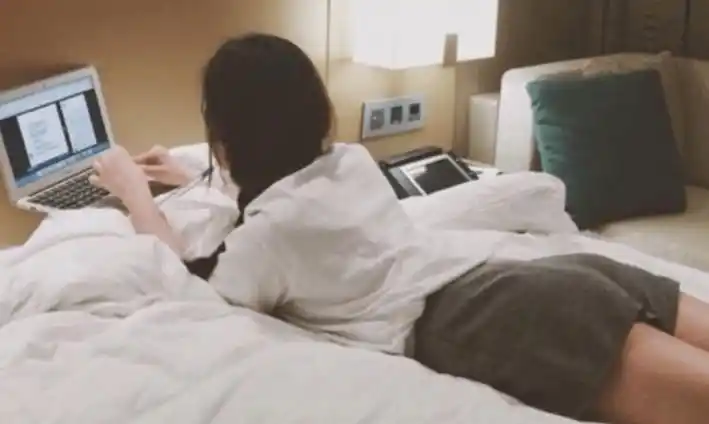 去参加婚礼,我在酒店跟陌生女孩睡了一宿_房间_朋友_什么