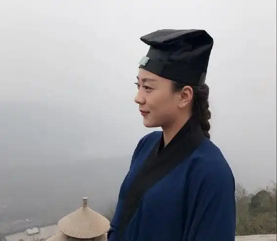 武当道姑的生活照,喜欢弹琴舞剑,个个花容月貌!