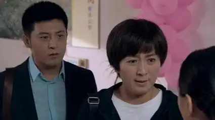 回家的路有多远:庞菊把重要证据拿过来,善秋马上交给警方-电视剧-高清