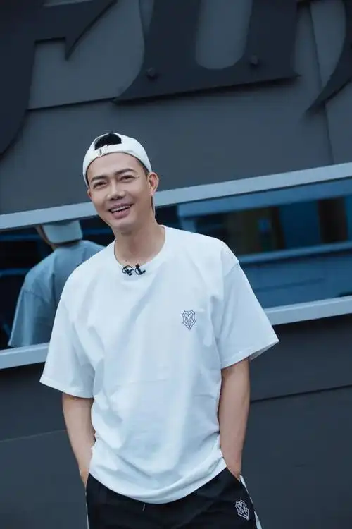 laughing哥谢天华人一定要踏实不要想着一步登天