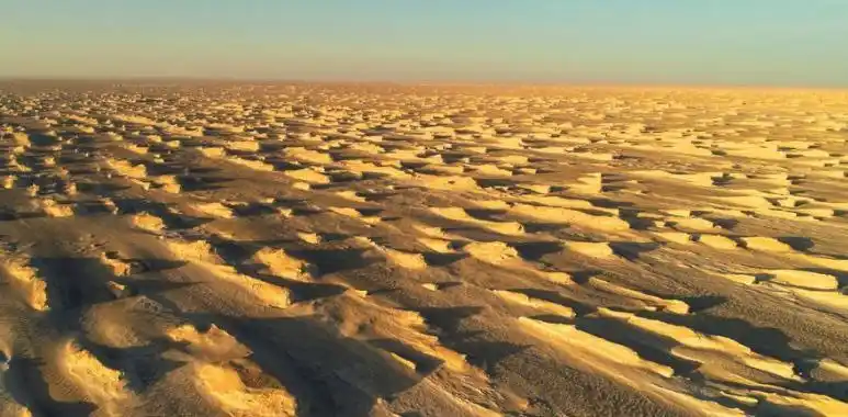 罗布泊之谜被揭开罗布泊已经复活出现1万平方公里的水