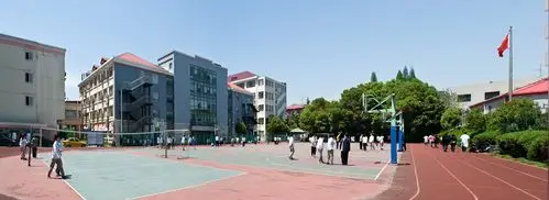 上海市医药学校环境图